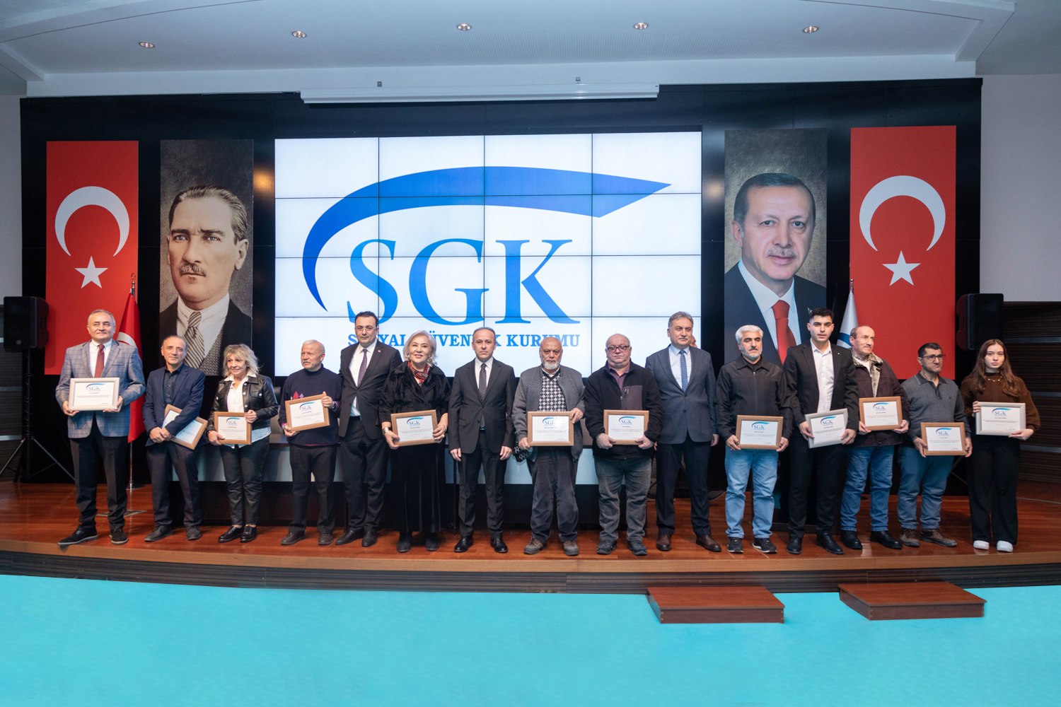 Destek Hizmetleri Daire Başkanlığında Plaket Töreni Gerçekleştirildi